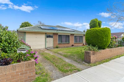 /international/au/16-campbell-parade-cranbourne-vic-152610156/
