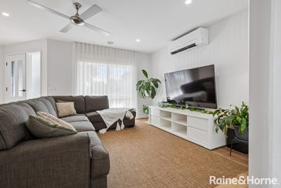 /international/au/14-vista-close-gisborne-vic-152197192/