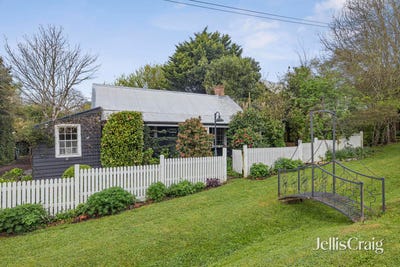 /international/au/12-grenville-street-daylesford-vic-152530524/