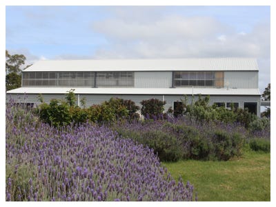 /international/au/32-waterton-hall-road-rowella-tas-152611472/