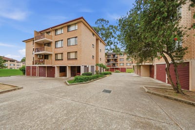 /international/au/34-25-mantaka-street-blacktown-nsw-151301160/
