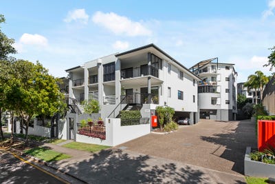 /international/au/25-70-norman-crescent-norman-park-qld-148702692/?lang=id