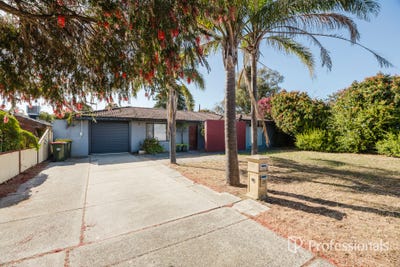/international/au/33-clover-square-girrawheen-wa-152543232/