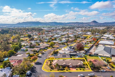 /international/au/17-macquarie-drive-mudgee-nsw-151454392/