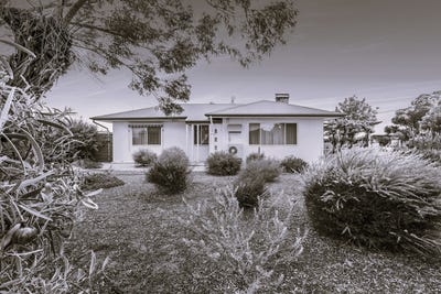 /international/au/13-keats-road-loxton-sa-152423088/