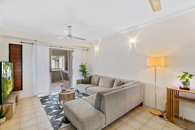 /international/au/1107-44-62-clifton-road-clifton-beach-qld-148590892/