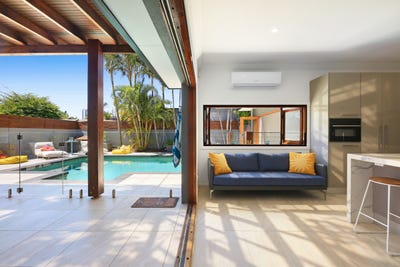 /international/au/16-joan-street-burleigh-waters-qld-152603604/