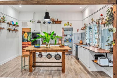 /international/au/57-coonowrin-road-glass-house-mountains-qld-148054860/?lang=en
