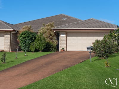 /international/au/2-49-peregrine-drive-lowood-qld-151378784/