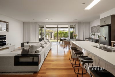 /international/au/10-helles-road-enoggera-qld-151412436/