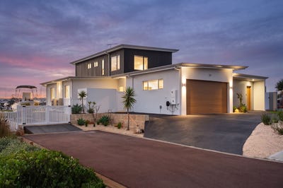 /international/au/22-port-lane-geographe-wa-152614652/