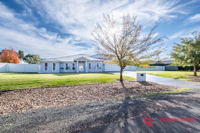 /international/au/2-alluvial-court-dubbo-nsw-151502380/