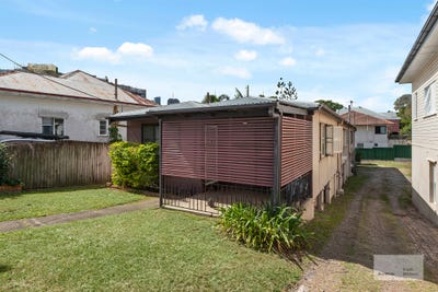 /international/au/16-franklin-street-highgate-hill-qld-150995032/