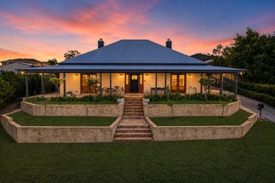 /international/au/16-capital-terrace-bolwarra-heights-nsw-151367308/