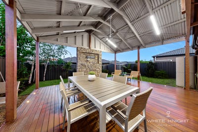 /international/au/32-city-vista-court-fraser-rise-vic-152530792/