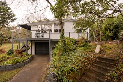 /international/au/54-shortland-street-wentworth-falls-nsw-151548408/