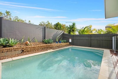 /international/au/22-honeyeater-crescent-peregian-springs-qld-151063376/