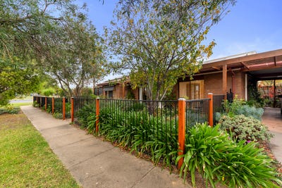 /international/au/19-faithfull-street-benalla-vic-151297200/