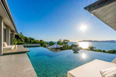 /international/au/8-73-explorers-drive-south-mission-beach-qld-151157708/