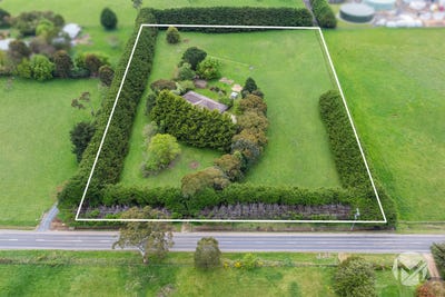 /international/au/1699-romsey-road-romsey-vic-152603096/