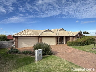 /international/au/24-murray-avenue-orange-nsw-151570856/