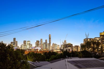/international/au/51-coutts-street-bulimba-qld-204487480/