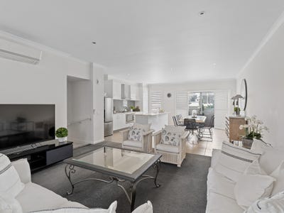/international/au/10-rainbow-place-mornington-vic-151346768/