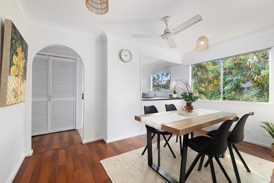 /international/au/35-new-exhibition-road-wandal-qld-151097580/