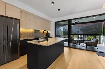 /international/au/2-3-purli-street-surfers-paradise-qld-152595416/