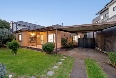 /international/au/18-the-circle-altona-north-vic-151436860/
