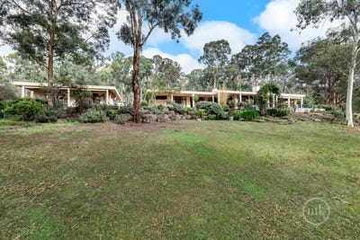 /international/au/45-sweeneys-lane-eltham-vic-151250272/