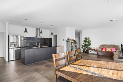 /international/au/19-supanova-lane-australind-wa-151879652/