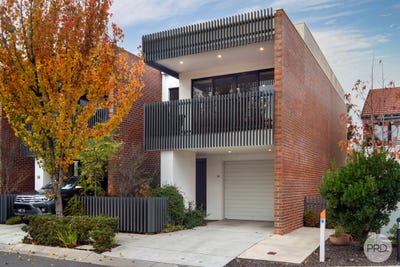 /international/au/25-monteith-place-ballarat-central-vic-151518112/