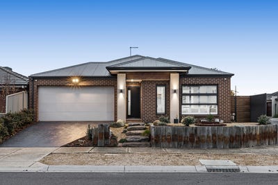 /international/au/26-luxor-drive-fraser-rise-vic-151537036/