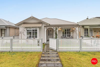 /international/au/23-collins-parade-kyneton-vic-151553668/