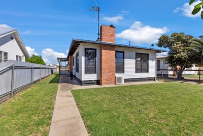 /international/au/54-stradbroke-avenue-swan-hill-vic-152691200/