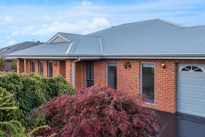 /international/au/34-couzens-lane-romsey-vic-151145096/