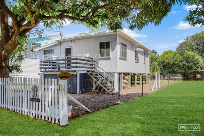 /international/au/26-28-meadow-street-keppel-sands-qld-152590136/
