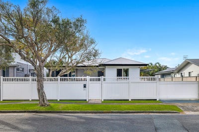 /international/au/31-ocean-street-runaway-bay-qld-148313532/