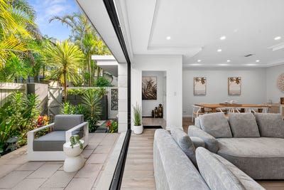 /international/au/10-34-36-golf-avenue-mona-vale-nsw-151031792/