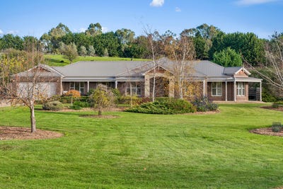 /international/au/194-panorama-drive-gisborne-vic-151456356/