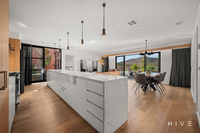 /international/au/702-16-lonsdale-street-braddon-act-151148876/