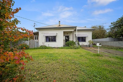 /international/au/2-read-street-coleraine-vic-151354136/