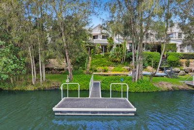 /international/au/145-125-santa-cruz-boulevard-clear-island-waters-qld-150595952/