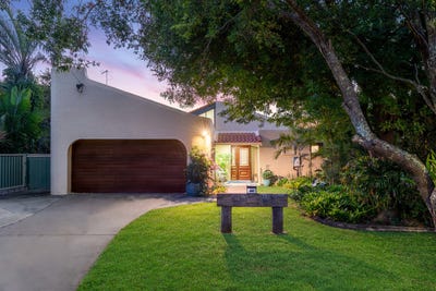 /international/au/19-earl-parade-manly-qld-148369340/