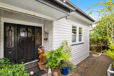/international/au/8-baintree-avenue-dynnyrne-tas-151086524/