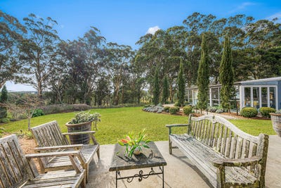 /international/au/8-cambourn-close-bundanoon-nsw-148439596/