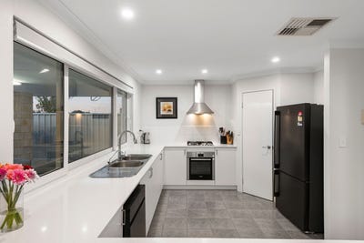 /international/au/378-odin-drive-stirling-wa-152634284/
