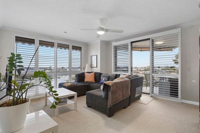 /international/au/23-8-paradise-parade-paradise-point-qld-152019608/