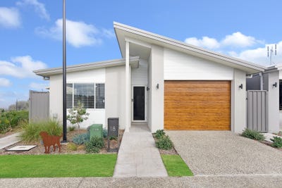 /international/au/18-waters-edge-way-redhead-nsw-151344888/